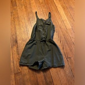Like new old navy Romper with belly tie and cutout